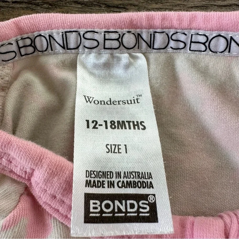Bonds Australia Size 1 12-18 months Wondersuit Zip‎ Up Short Pajamas Floral Pink